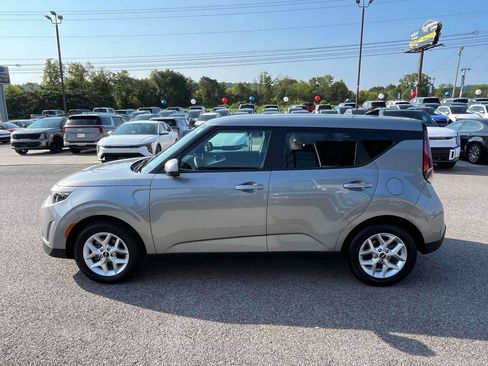 Used 2025 Kia Soul LX w/ LX Technology Package FWD image 29