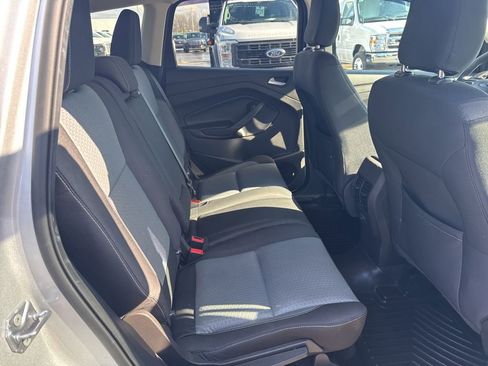 Used 2019 Ford Escape SE image 33