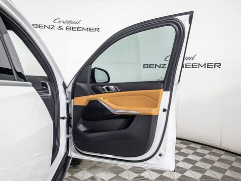 Used 2023 BMW X5 xDrive40i w/ Premium Package image 16