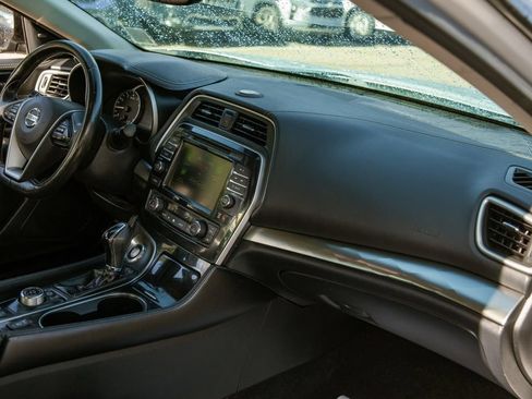 Used 2020 Nissan Maxima 3.5 SL w/ Illumination Package FWD image 11