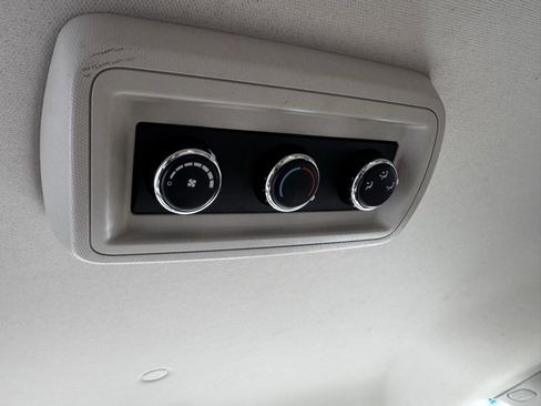 Used 2012 Dodge Grand Caravan SXT image 7