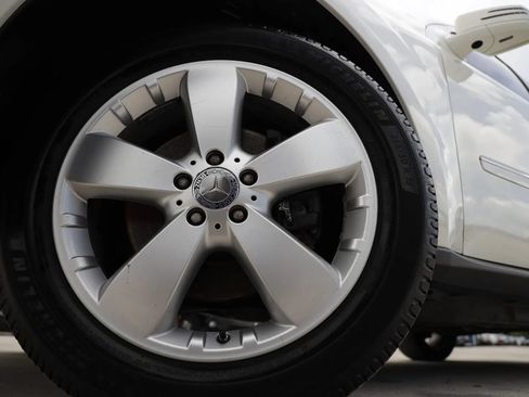 Used 2011 Mercedes-Benz ML 350 4MATIC image 25