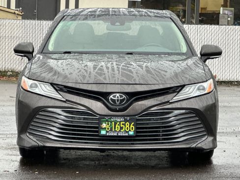 Used 2018 Toyota Camry XLE w/ Driver Assist Package image 10