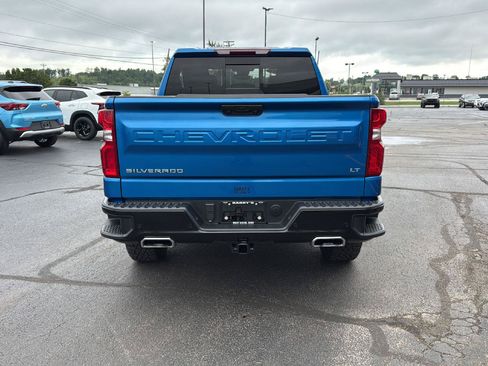 Used 2024 Chevrolet Silverado 1500 LT Trail Boss w/ Convenience Package II AWD/4WD image 4