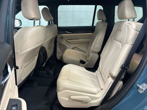 New 2026 Jeep Grand Cherokee L Limited w/ Luxury Tech Group II image 39