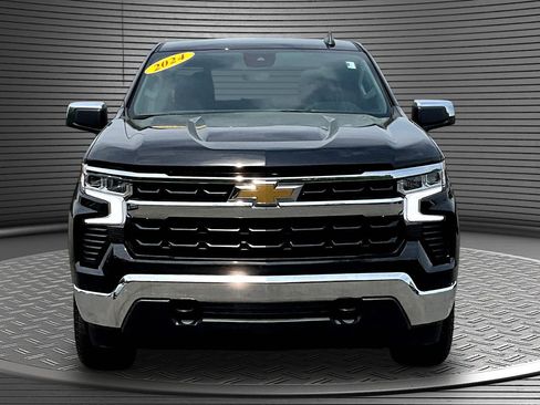 Used 2024 Chevrolet Silverado 1500 LT AWD/4WD image 2