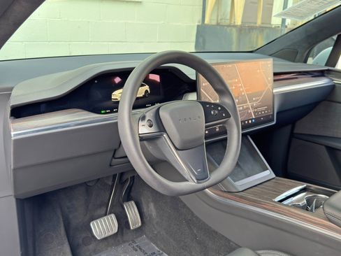 Used 2022 Tesla Model X AWD/4WD image 13