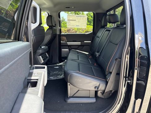 New 2026 Ford F250 Lariat w/ Black Appearance Package AWD/4WD image 30
