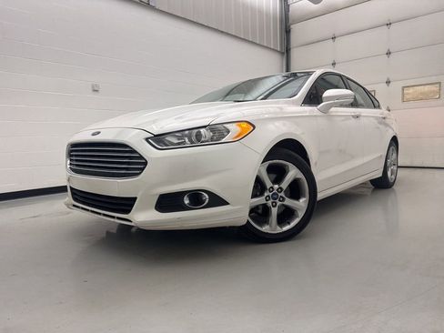 Used 2014 Ford Fusion SE image 3