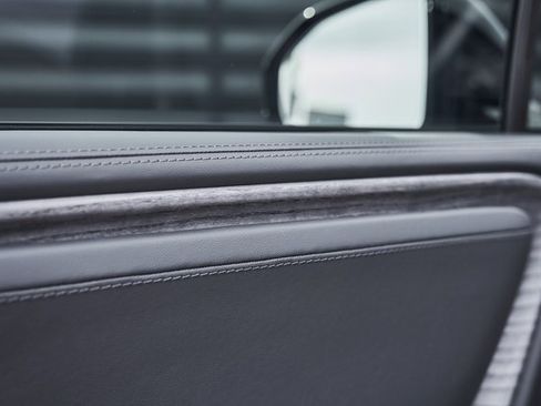 Used 2025 Rivian R1S Adventure image 38