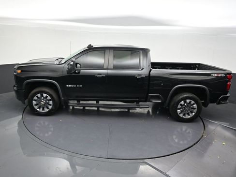 Used 2021 Chevrolet Silverado 2500 Custom w/ Custom Value Package AWD/4WD image 16