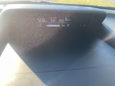 Used 2023 Subaru Crosstrek 2.0i Premium image 28