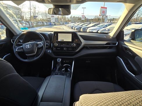Certified 2023 Toyota Highlander LE image 15