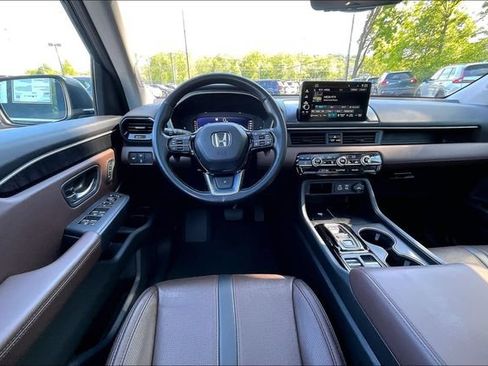 Used 2023 Honda Pilot Elite image 8