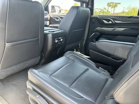 Used 2021 GMC Yukon XL Denali AWD/4WD image 17