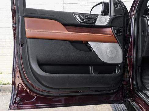 Used 2020 Lincoln Navigator Reserve w/ Luxury Package RWD image 50
