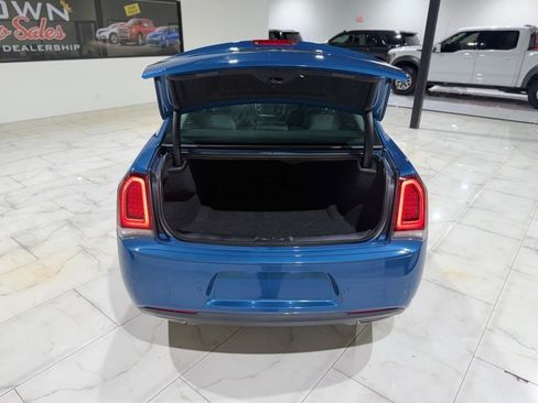 Used 2021 Chrysler 300 Touring L RWD image 12