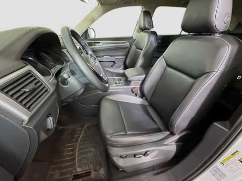 Used 2019 Volkswagen Atlas SE w/ Towing Package image 19