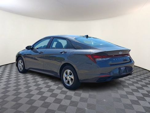 Used 2023 Hyundai Elantra SE w/ Preferred Accessory Package FWD image 4