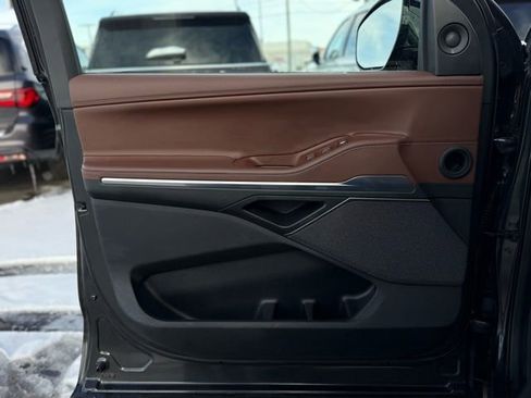 Used 2025 Lincoln Navigator Reserve image 13