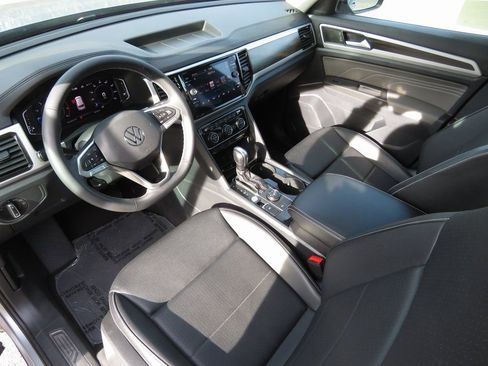 Used 2022 Volkswagen Atlas SE image 11