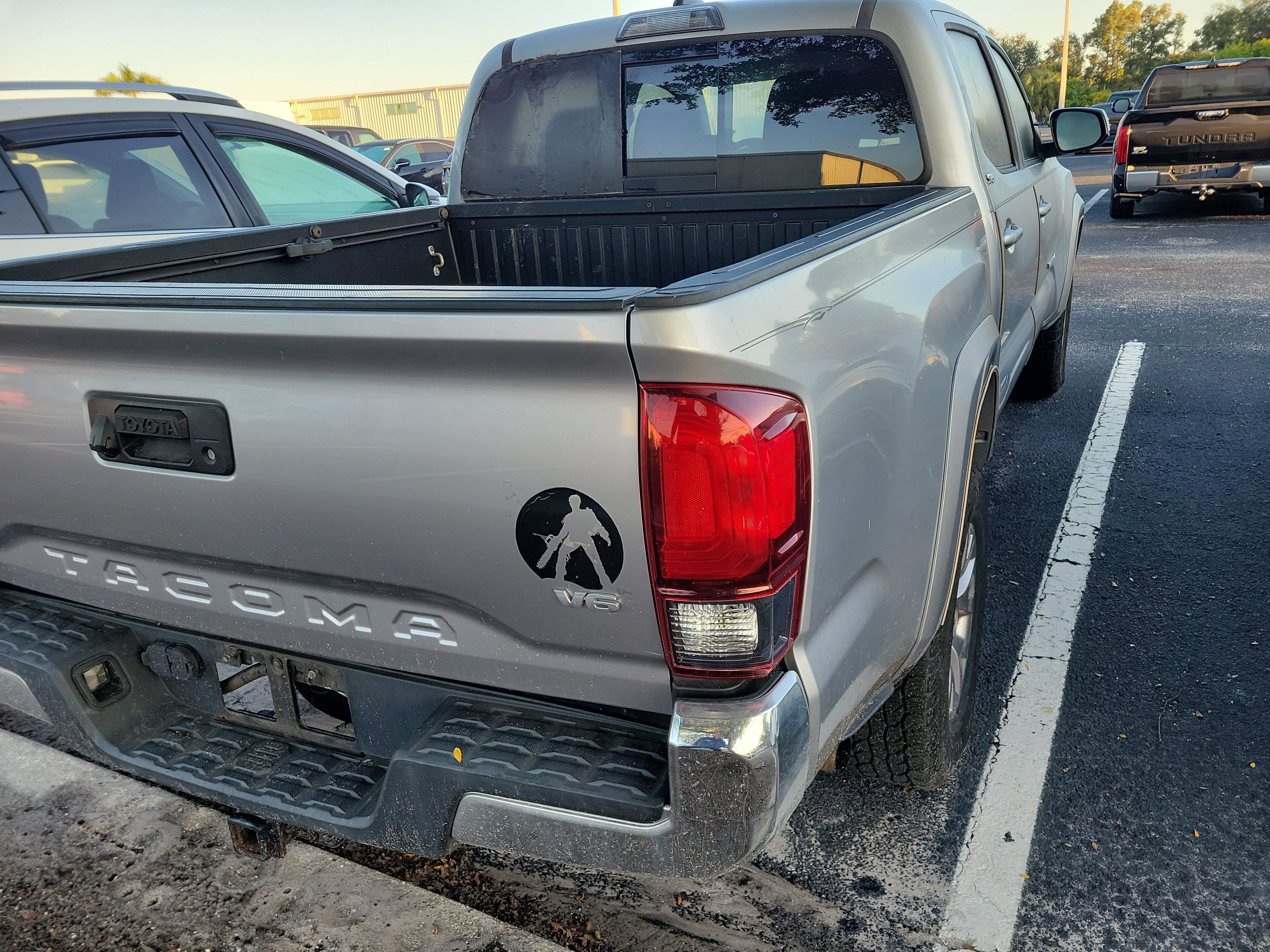 Used 2018 Toyota Tacoma SR5 RWD image 9