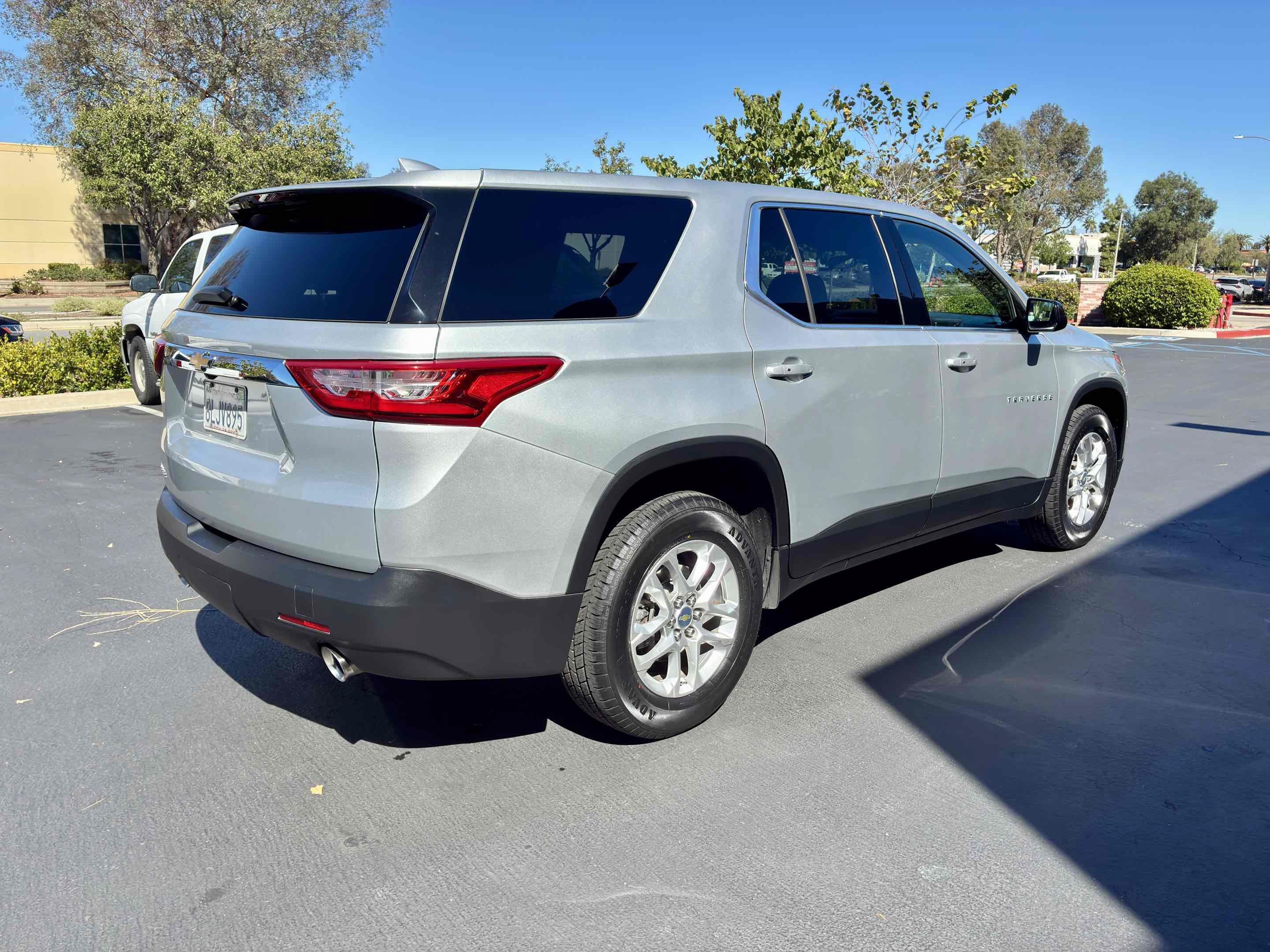 Used 2020 Chevrolet Traverse LS FWD image 8