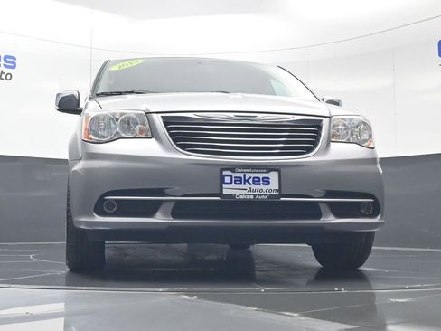 Used 2013 Chrysler Town & Country Touring-L w/ Driver Convenience Group FWD image 38