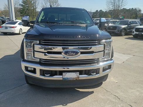 Used 2019 Ford F250 Lariat w/ Chrome Package image 2