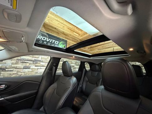 Used 2021 Jeep Cherokee Limited image 24