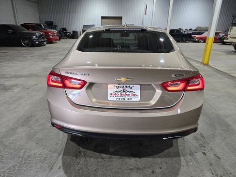 Used 2018 Chevrolet Malibu Premier w/ Premier Sun and Wheel Package FWD image 10