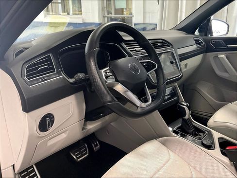Used 2022 Volkswagen Tiguan SEL R-Line image 8