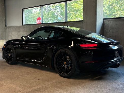 Used 2025 Porsche 718 Cayman RWD image 3