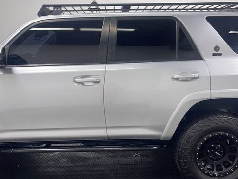 Used 2017 Toyota 4Runner SR5 AWD/4WD image 13