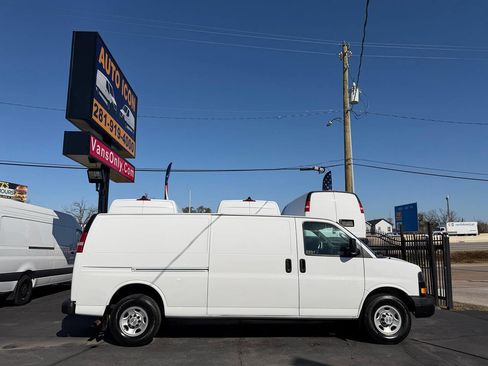 Used 2020 Chevrolet Express 3500 3500 3dr Extended Cargo Van w/ Driver Convenience Package image 3