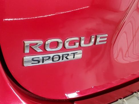 Used 2017 Nissan Rogue Sport SV image 6