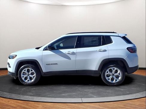 New 2026 Jeep Compass Latitude image 12