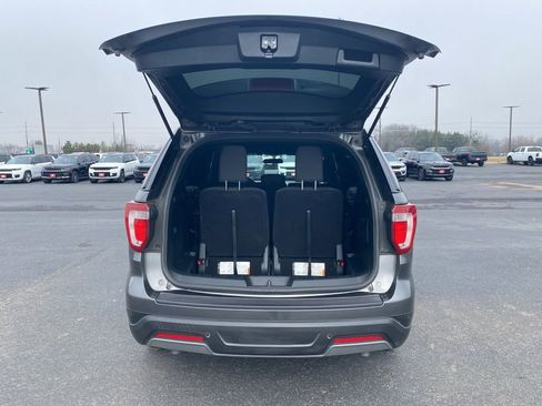 Used 2019 Ford Explorer XLT image 40