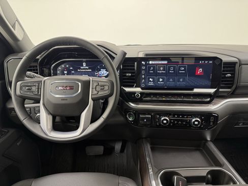 Used 2025 GMC Sierra 3500 SLT w/ SLT Premium Package image 31