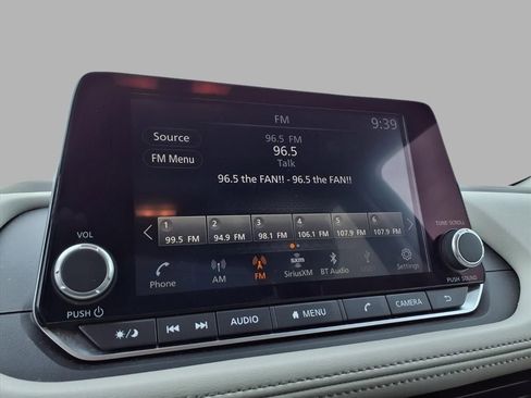 Used 2024 Nissan Rogue SV image 5