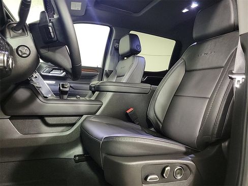 Used 2026 GMC Sierra 1500 Denali image 12