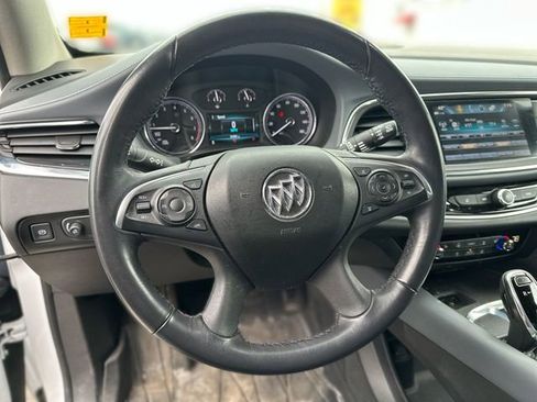 Used 2018 Buick Enclave Essence image 13