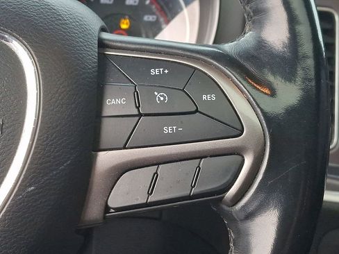 Used 2019 Dodge Charger SXT w/ Leather Interior Group image 18