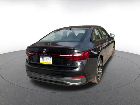 Used 2025 Volkswagen Jetta SE image 14
