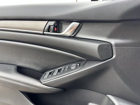 Used 2020 Honda Accord LX image 22