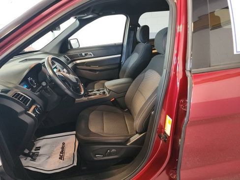 Used 2017 Ford Explorer XLT AWD/4WD image 8