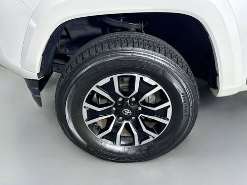 Used 2023 Toyota Tacoma TRD Sport AWD/4WD image 4