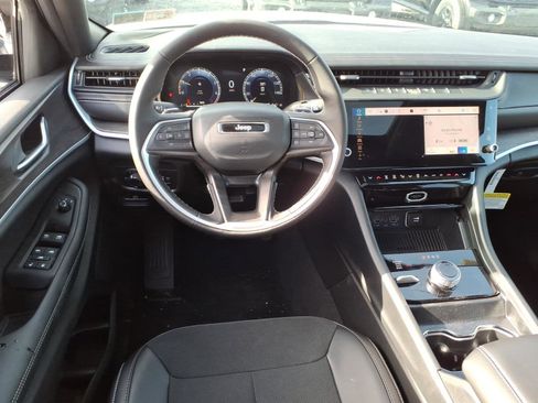 New 2026 Jeep Grand Cherokee Altitude AWD/4WD image 4