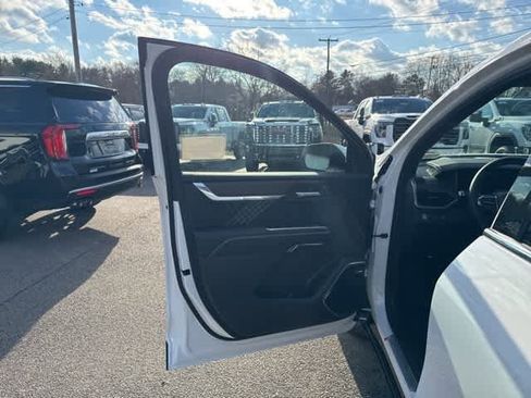 New 2026 GMC Acadia Denali w/ Super Cruise Package image 17