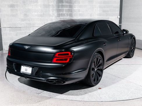 Used 2022 Bentley Flying Spur Plug-In Hybrid image 38